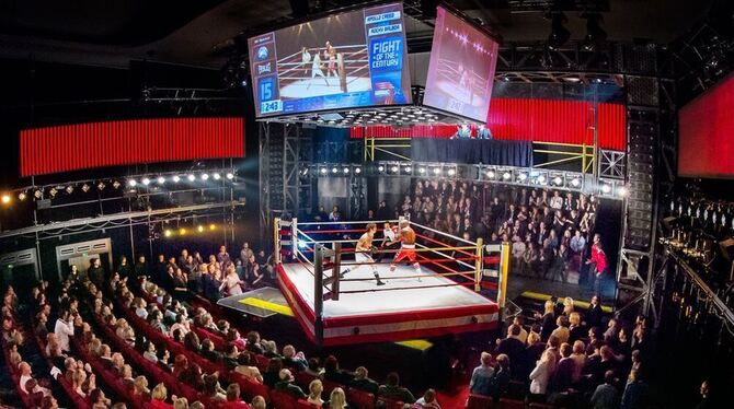 Spektakuläre Technik: Der Theatersaal wird bei »Rocky – Das Musical« zur Box-Arena. FOTO: STAGE ENTERTAINMENT