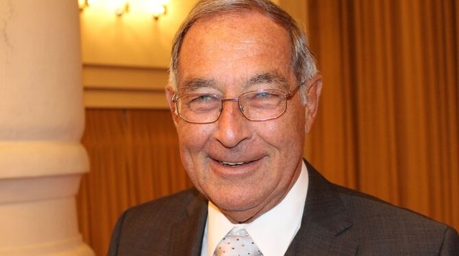 Ernst-Reinhard Beck feierte im Spitalhofsaal seinen 70. Geburtstag nach. FOTO: SPIESS