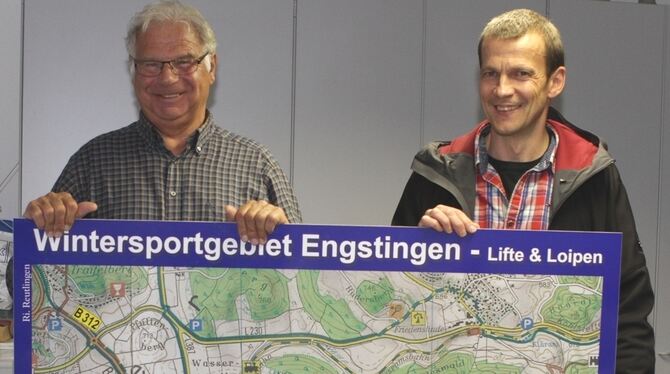 »Liftboy« im Nebenjob: Heinz Schenk (links) in jungen Jahren. In den 1980ern war die Pisten-Fasnet der Renner am Kohltallift. FOTOS: PRIVAT