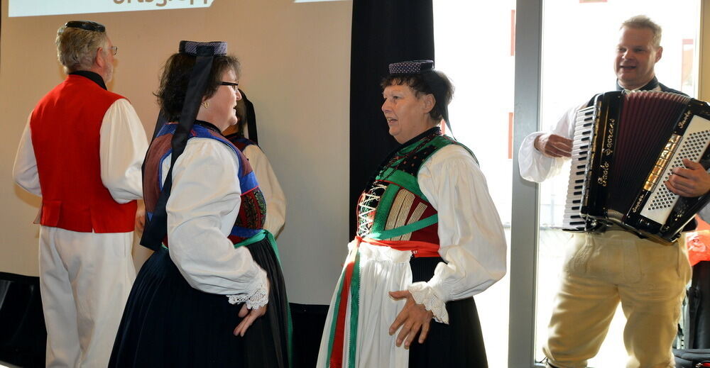 stadt-0911-10betz trachten-niethammer (jpg)