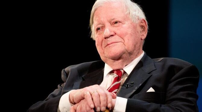 Altbundeskanzler Helmut Schmidt ist tot. Foto: Christian Charisius/dpa