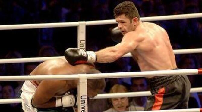 Der Schwergewichts-Boxer Luan Krasniqi aus Rottweil will am Samstag in Stuttgart auftrumpfen. FOTO: NIETHAMMER