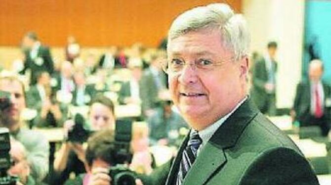 Commerzbank-Chef Klaus-Peter Müller bei der Bilanzpressekonferenz in Frankfurt. 
FOTO: AP