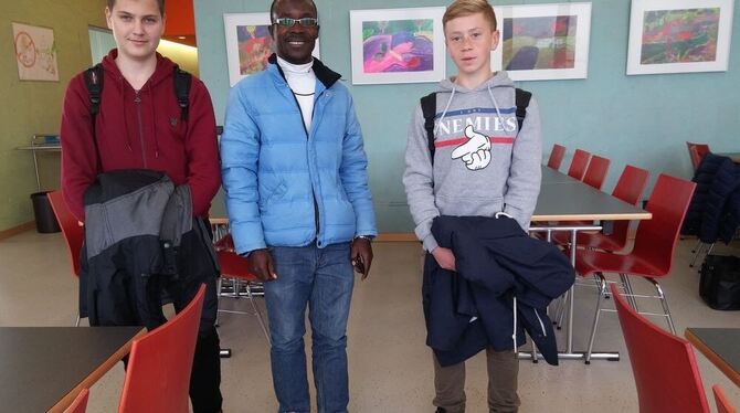 Sprachen über Unterschiede und Gemeinsamkeiten von Schulsystemen zweier Kontinente: Max Staudenmaier, Alexander Deile und Soumai