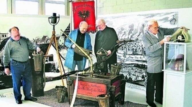 Die erste Ecke im neuen Feuerwehrmuseum ist schon fertig: Sie dokumentiert die Anfänge des Lösch- und Rettungswesens in Reutling