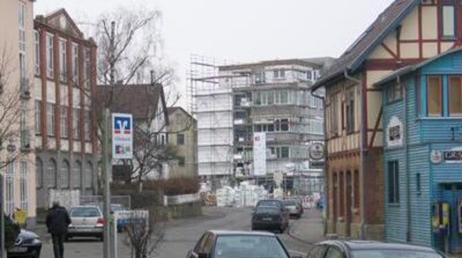 Ob dörflich oder nicht: Gegen den viel diskutierten Neubau in der Gomaringer Bahnhofstraße war nach Ansicht des Landratsamts nic