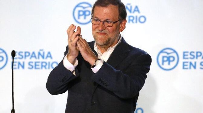 Ministerpräsident Rajoy verliert mit seiner Partei die absolute Mehrheit, will aber weiterregieren. Foto: Chema Moya