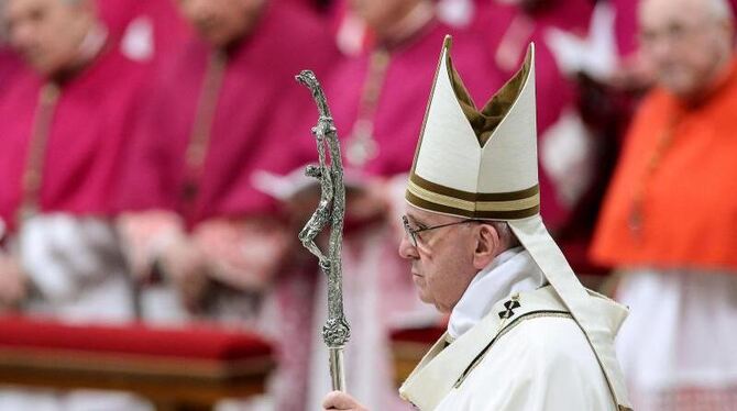 Papst Franziskus feiert die Christmette im Vatikan. Foto: Alessandro Di Meo
