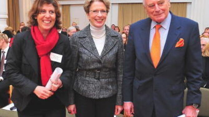 Reinhold Würth kurz vor seiner Rede mit OB Barbara Bosch und Dr. Ursula Weber von &raquo;Engagiert - Unternehmen für Reutlingen&