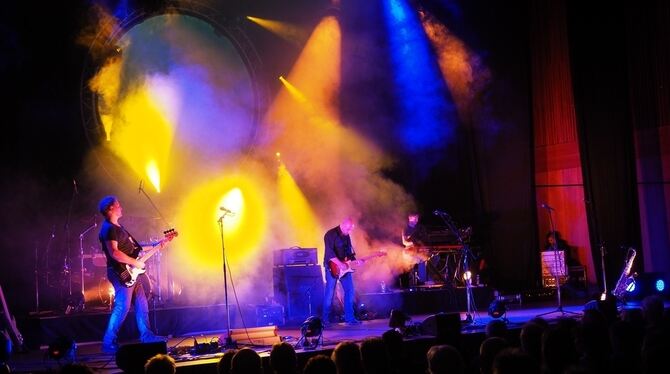 Opulent war die Licht-Show des Pink-Floyd-Tribute in der Stadthalle. FOTO: GLITZ