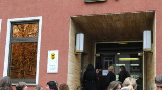 Gut untergekommen im ehemaligen Verwaltungsgebäude der Seidenweberei Reutlingen (sr) ist das Fachseminar für Sonderpädagogik. GE