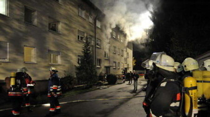 Der Brand im Keller eines Mehrfamilienhauses in der Metzinger Siemensstraße sorgte für eine erhebliche Rauchentwicklung. GEA-FOT