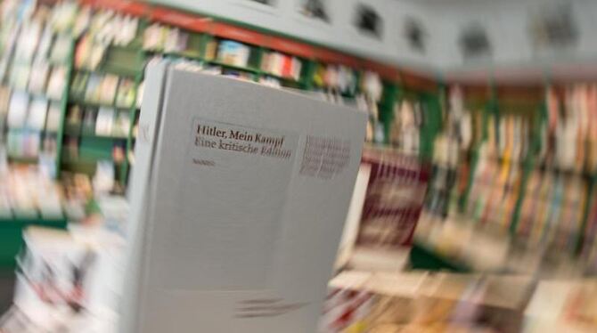 Die Ausgabe von »Hitler, Mein Kampf - Eine kritische Edition« wird nachgedruckt. Foto: Matthias Balk