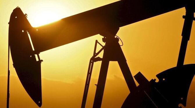Ölpumpen auf einem Ölfeld bei Ponca City im US-Bundesstaat Oklahoma. Foto: Larry W. Smith/Archiv