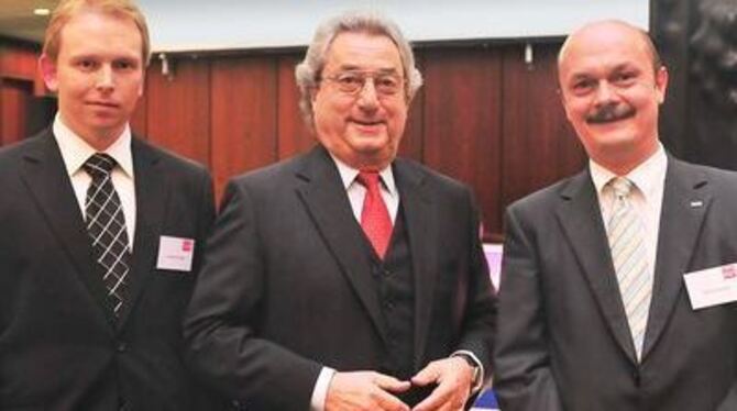 Dieter Hundt (Mitte) zu Gast in Reutlingen; links BJU-Regionalkreisvorsitzender Jochen Fischer, rechts ASU-Regionalkreisvorsitze