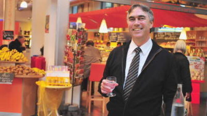 Selters statt Sekt? Willi Schöller glaubt weiterhin an die Markthalle - ab 8. November mit einem modifizierten Konzept. FOTO: TR