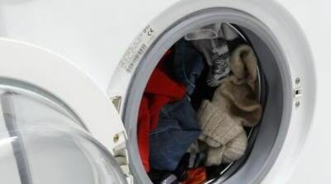 Wer nur wäscht was wirklich gewaschen werden muss spart Geld. FOTO: FOTOLIA