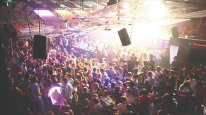 Nachts um zwei im &raquo;Top 10&laquo;: Mit einem Fassungsvermögen von 1600 Besuchern schlägt die Tübinger Großraum-Diskothek in