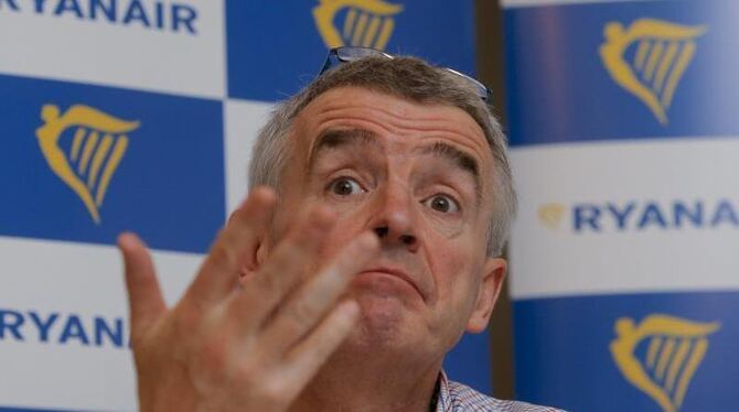 Ryanair-Chef Michael O’Leary auf einer Pressekonferenz in Brüssel. Sein Unternehmen konnte eine Gewinnverdoppelung im abgelau