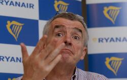 Ryanair-Chef Michael O’Leary auf einer Pressekonferenz in Brüssel. Sein Unternehmen konnte eine Gewinnverdoppelung im abgelau