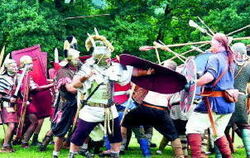 So könnte es gewesen sein: Das beim Römerfest in Szene gesetzte Aufeinanderprallen von Legionären und Alamannen scheint es nicht