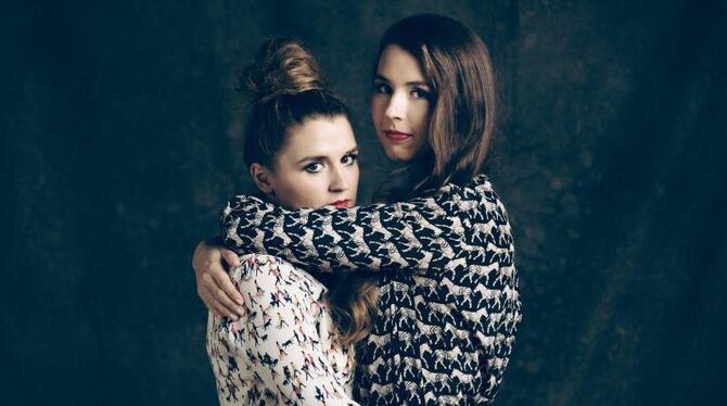 Die Schwestern Josepha (l) und Cosima Carl, zusammen sind sie Joco. Foto: Benedikt Schnermann/community-promotion Die Schwestern Josepha (l) und Cosima Carl, zusammen sind sie Joco. Foto: Benedikt Schnermann/community-promotion