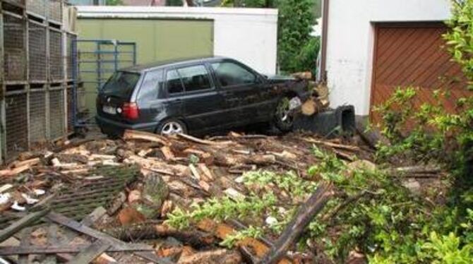 Schwere Schäden hat das Hochwasser in Jungingen hinterlassen. FOTO: HEIDE PICK