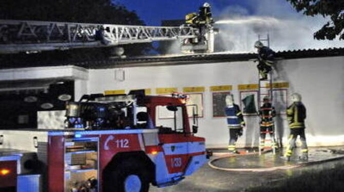 Erheblichen Schaden hat der Brand in einem Supermarkt an der Ringelbachstraße verursacht. FOTO: NIETHAMMER