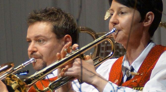 Vom anspruchsvollen Programm nicht über-, aber gefordert: die Trompeter des Musikvereins Upfingen.  FOTO: WURSTER