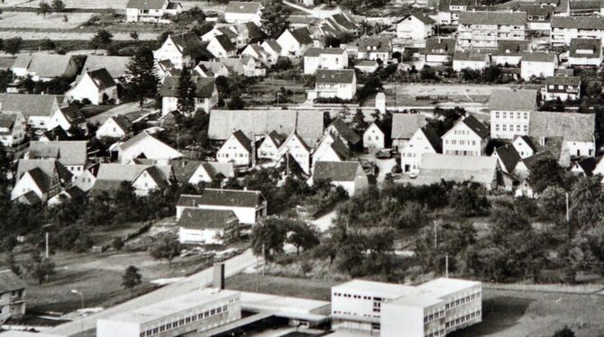 Ansicht von Talheim auf einer alten Karte: Da die Gebäude der Andeckschule hier noch ganz neu sind, stammt sie wohl aus dem Jahr