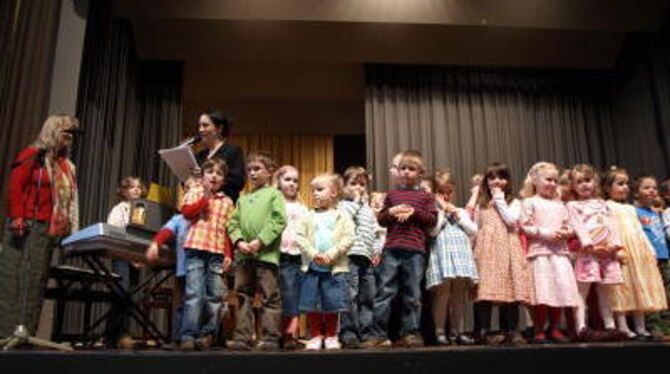 Viel Spaß auf der Bühne in den Pfullinger Hallen hatten die jungen Talente der Musikschule. FOTO: PR