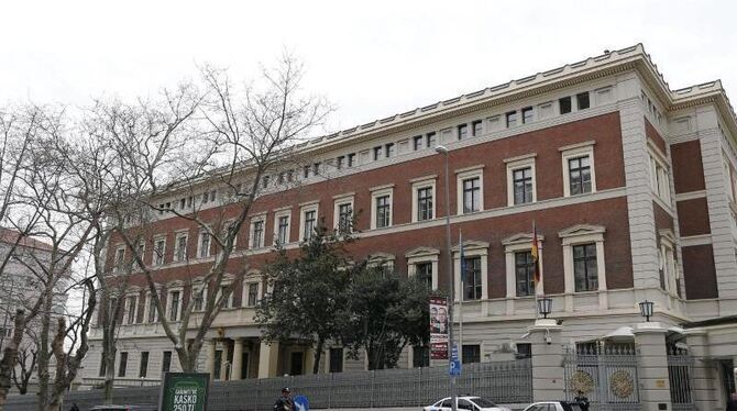 Die Schutzvorkehrungen an den deutschen Einrichtungen sollen jetzt erhöht werden. Foto: Sedat Suna Die Schutzvorkehrungen an den deutschen Einrichtungen sollen jetzt erhöht werden. Foto: Sedat Suna