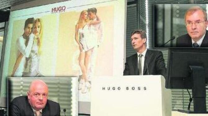 Finanzvorstand Joachim Reinhardt erläuterte am Rednerpult die Bilanz. Auch die Vorstandsmitglieder André Maeder (links in der Bi