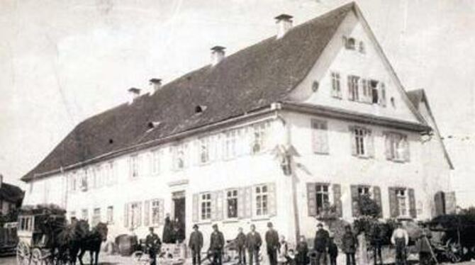 Als Poststation hatte der Bernlocher &raquo;Adler&laquo; überregionale Bedeutung, die Familie kam zu Wohlstand. Auf dem Weg von