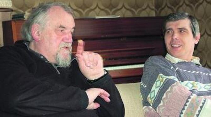 Das Programm für die Mössinger Reihe »Kino und Kirche« ist ein Hingucker. Vorgestellt haben es Pfarrer Wolfgang Heut