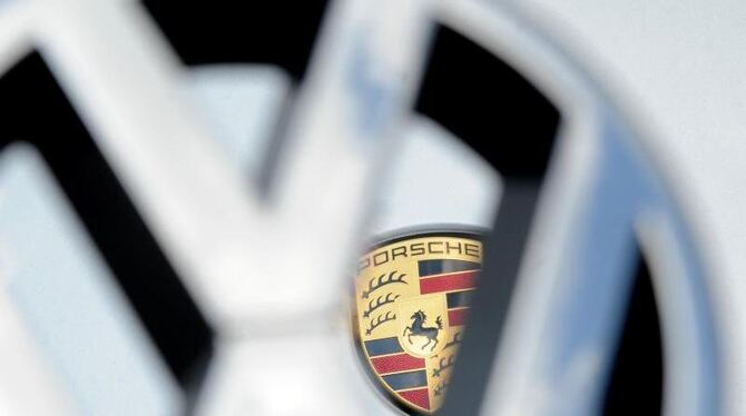 Die Modelle des Typs VW Touareg und Porsche Cayenne werden wegen eines möglicherweise gelösten Sicherungsrings am Lagerbock d
