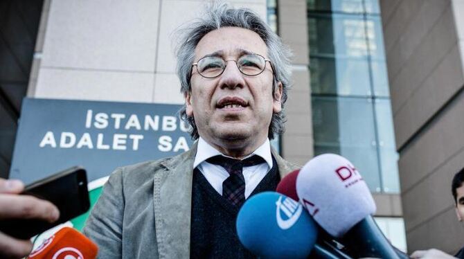 Can Dündar, dem Chefredakteur der Zeitung »Cumhuriyet«, wird Spionage und Unterstützung einer Terrororganisation vorgeworfen.