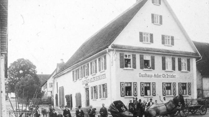 Gründungsort und Treffpunkt der Albvereinsortsgruppe über viele Jahre: der Adler in Holzelfingen. FOTO: VEREIN