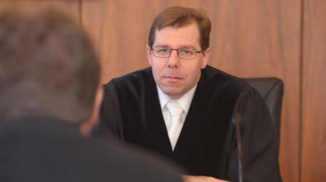 Richter Sierk Hamann hat sowohl in Zivil- als auch Strafverfahren mit Fällen häuslicher Gewalt zu tun. FOTO: GERLINDE TRINKHAUS