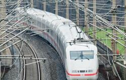Bahnreisende müssen sich bald wegen Bauarbeiten auf erhebliche Behinderungen auf der wichtigen ICE-Strecke zwischen Hannover 