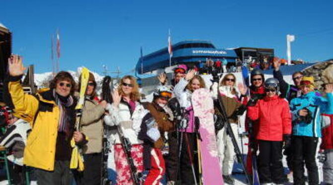 Traumhafte Alpenkulisse am Sonnenkopf. Eine Gruppe von Teilnehmern der GEA-Ausfahrt. GEA-FOTO: CO