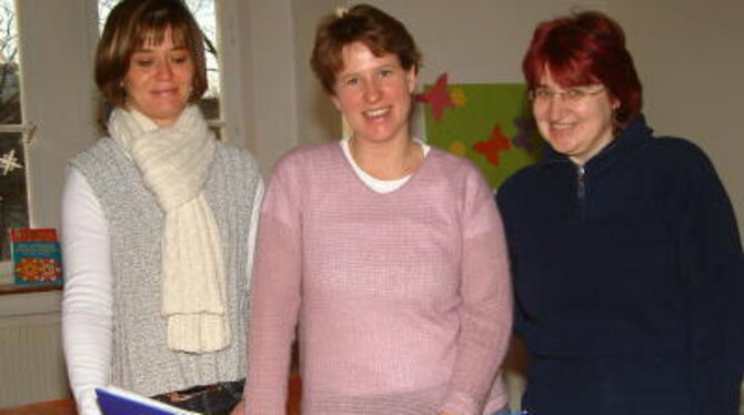 Drei der Mitarbeiterinnen der Grundschul-Fördervereine für die Ferienbetreuung (von links): Susann Hertwig (Vorsitzende &raquo;V