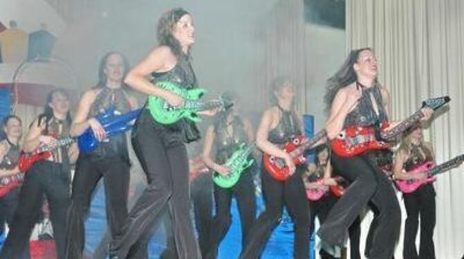 Schwung, Pep und eine professionelle Choreografie: Das Sindelfinger Team beim Tanzturnier in Sonnenbühl. GEA-FOTO: MEYER