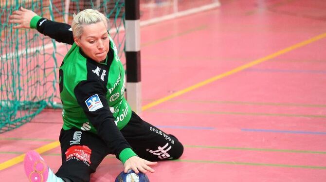 Sabine Stockhorst will gegen jeden Gegner ihren Kasten sauber halten. GEA-FOTO: PACHER Sabine Stockhorst will gegen jeden Gegner ihren Kasten sauber halten. GEA-FOTO: PACHER