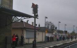Der Kletterer auf dem Bahnhof Rottenburg.