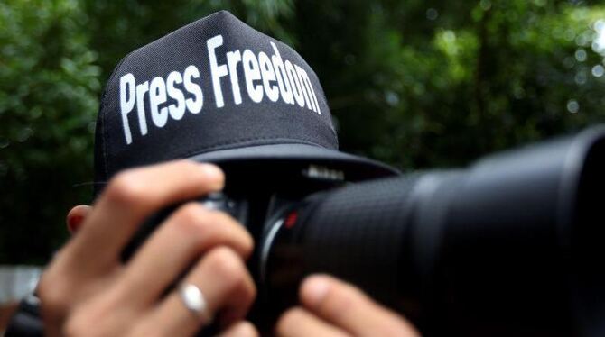 In allen Weltregionen ist laut Reporter ohne Grenzen ein Rückgang der Freiräume für Medien zu beobachten. Deutschland verschl