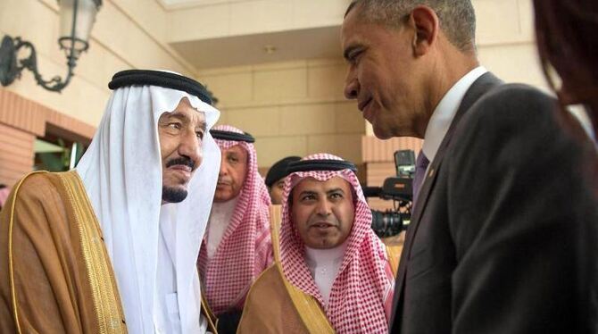 Obama ist in Riad eingetroffen. Zum Auftrakt seines Besuches traf er den saudischen König Salman. Das rund zweistündige Treff