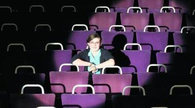 Luise Maidowski, 14, im Zuschauerraum der Städtischen Bühnen in Münster. Theaterspielen ist schon lange ihre Leidenschaft.
FOTO: