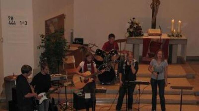 Die Band »Sevenfold« bringt die christliche Botschaft mit flotten Beats unters jugendliche Publikum. FOTO: MOT