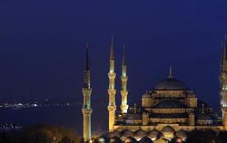 Die Sultan-Ahmed-Moschee in Istanbul (Türkei). Foto: Marius Becker/Archiv